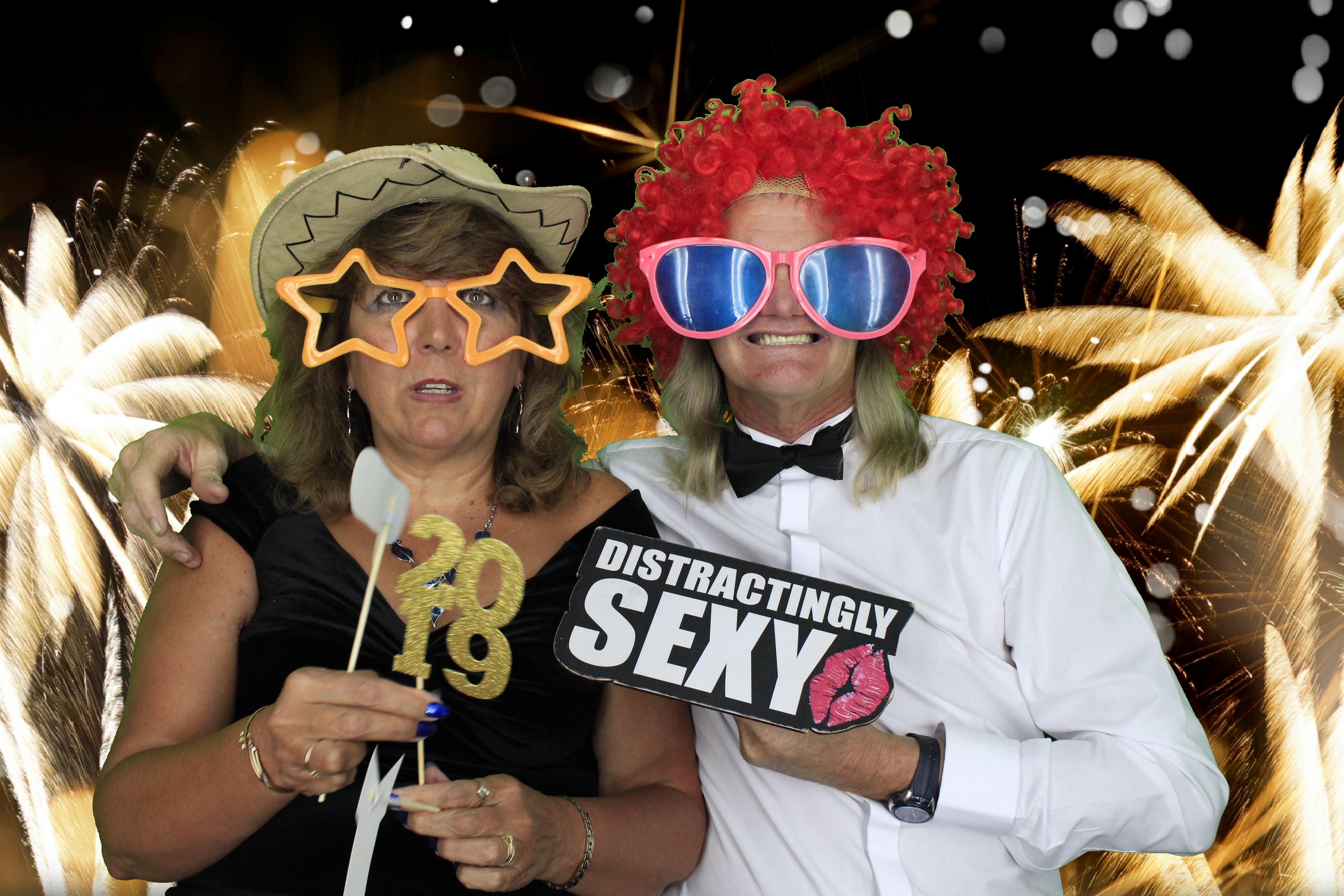 New Years Eve Party Silvermere | View more photos from the event at gallery.myphotoboothexperience.co.uk/u/MyPhotoBoothExperienceLtd/New-Years-Eve-Party-Silvermere